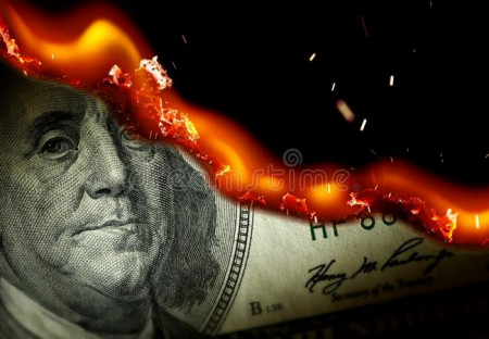 Anuncian cercano colapso del dólar
