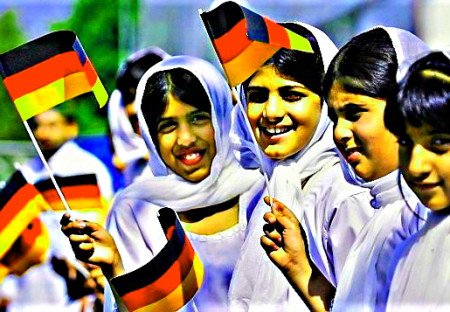 «Escuela» de democracia: la extrema izquierda quiere prohibir la victoriosa AfD en Alemania