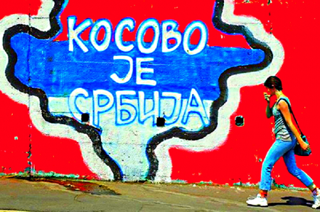 Tensión entre Serbia y Kosovo: cierran fronteras y la OTAN amenaza con actuar